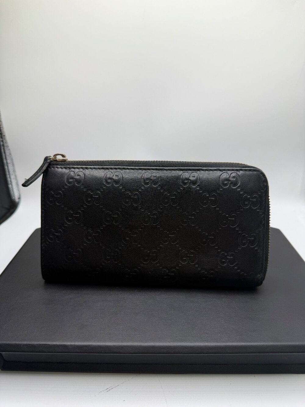 Gucci GG Emblem Zip Wallet SPB-MS 354830